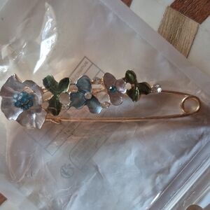 Floral Enamel Scarf Clip. NEW